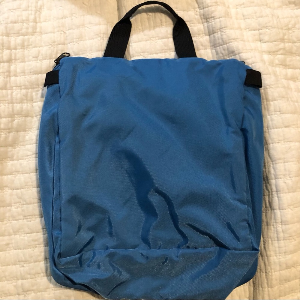 L.L. Bean Blue Toiletry Bag - Picture 5 of 5